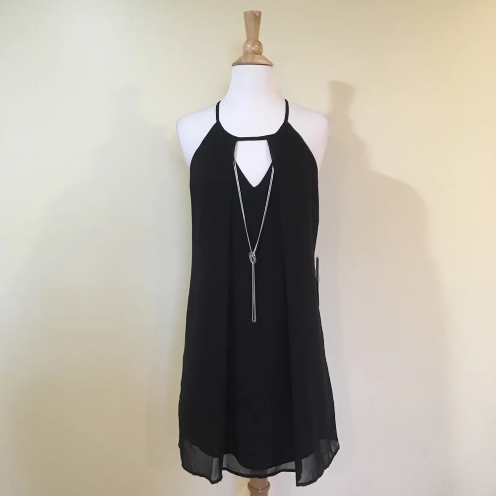 Layered Chiffon Keyhole Swing Dress with Necklace - Picture 5 of 8